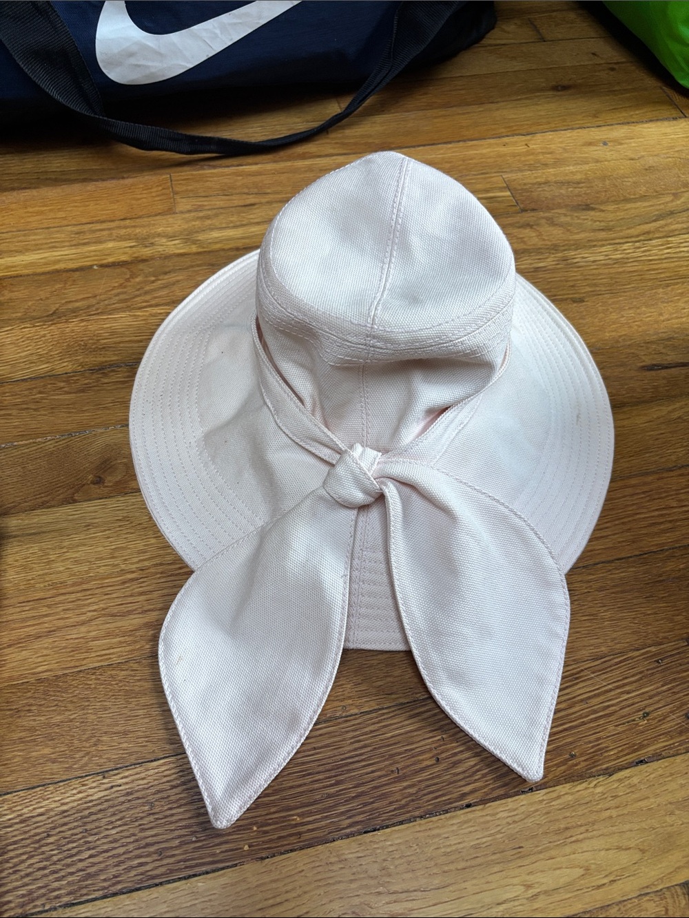 Helen Kaminski Pink Hat with bow